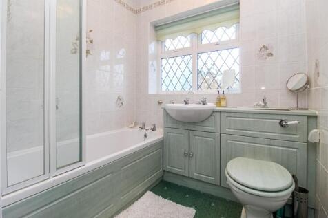 BATHROOM/W.C.