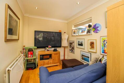 OFFICE/SITTING ROOM