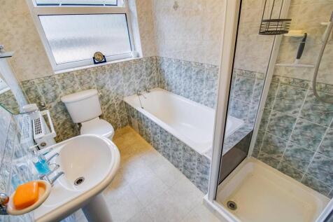 BATHROOM/W.C.