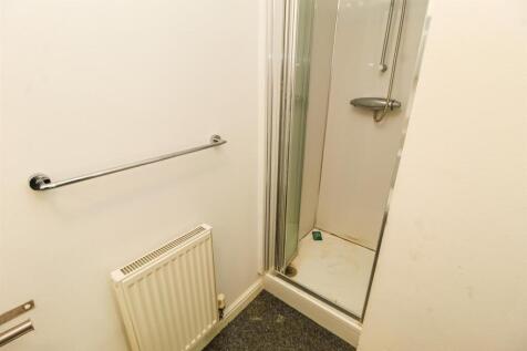 EN SUITE SHOWER ROOM/W.C.