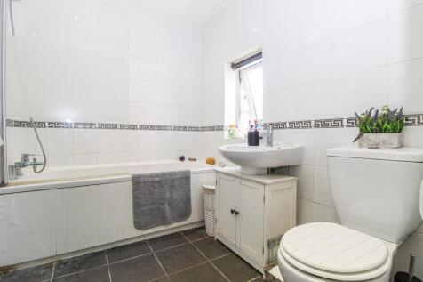 BATHROOM/W.C.