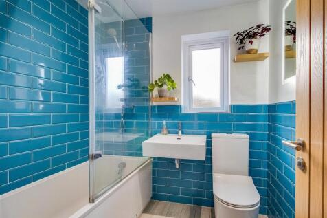 BATHROOM/W.C.