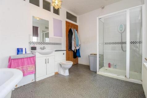 BATHROOM/W.C.