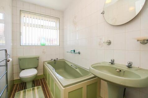 BATHROOM/W.C.