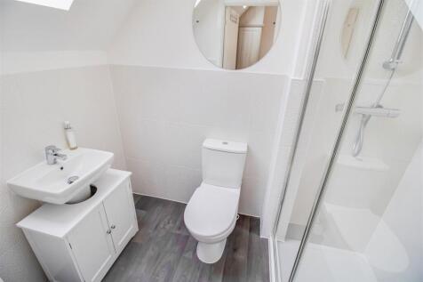 EN SUITE SHOWER ROOM/W.C.
