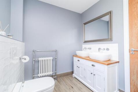 BATHROOM/W.C.