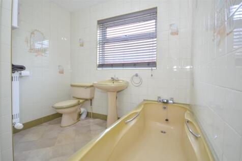 BATHROOM/W.C.