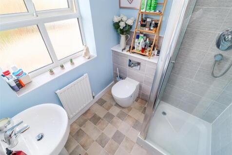 EN SUITE SHOWER ROOM/W.C.