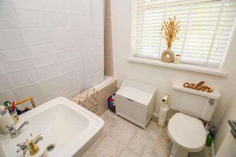 BATHROOM/W.C.