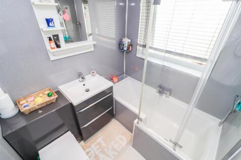 BATHROOM/W.C.