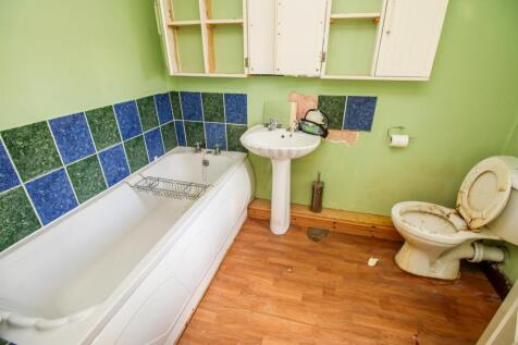 BATHROOM/W.C.