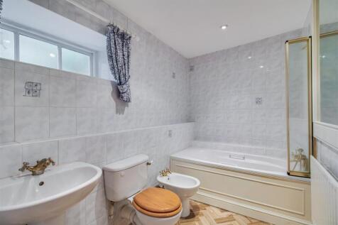 BATHROOM/W.C.