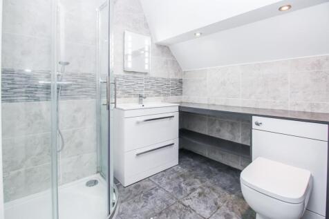 EN SUITE SHOWER ROOM/W.C.