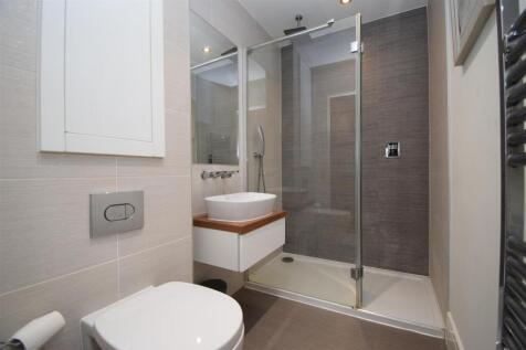 EN SUITE SHOWER ROOM/W.C.