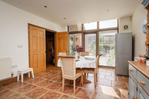 Property Image 100