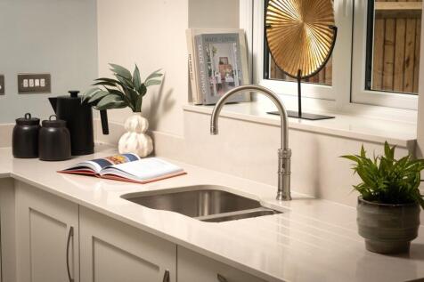 3 Dalton Gardens The Farnhill Internals Kitchen 1