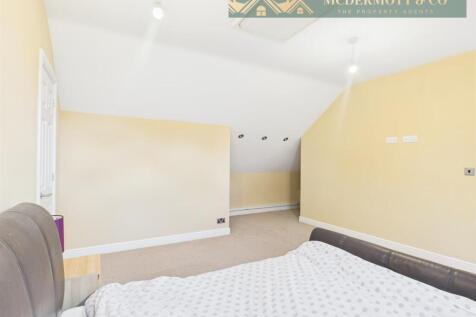 CAM03850G0-PR0111-STILL037.jpg