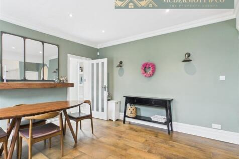 Lounge/Dining area