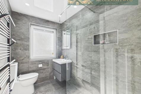 Main Shower room