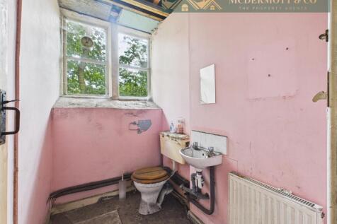 CAM03850G0-PR0195-STILL003.jpg