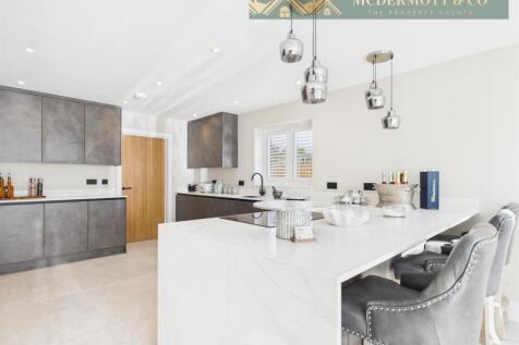 Lounge / Kitchen / Dining