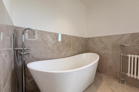 Main bathroom
