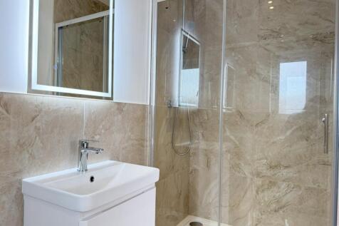 Master Bedroom Bathroom