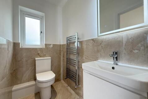 Master Bedroom Bathroom