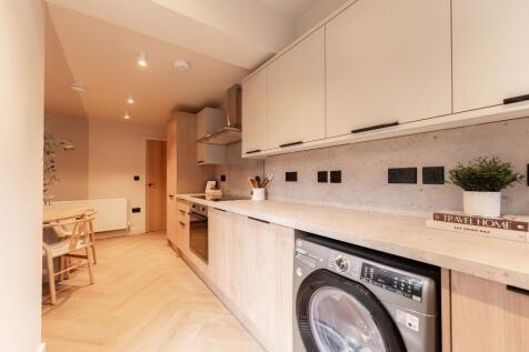 COMMUNCAL KITCHEN