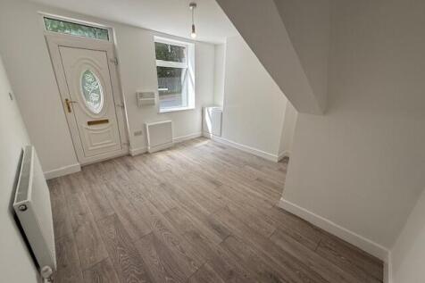 FRONT ROOM