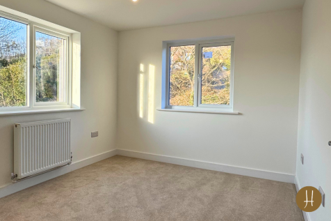 4 Bedrooms