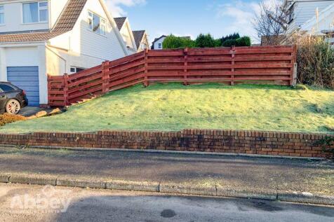 Right Hand Side Garden 1