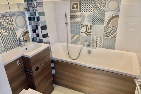 Downstairs Family Bathroom