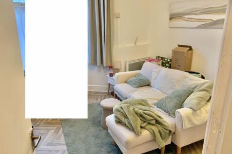 Lounge 1