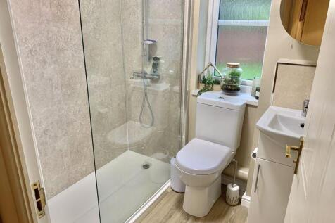 Main Shower Room