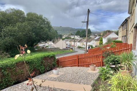 Side view from the front garden