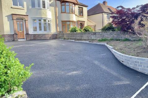 Ample Driveway
