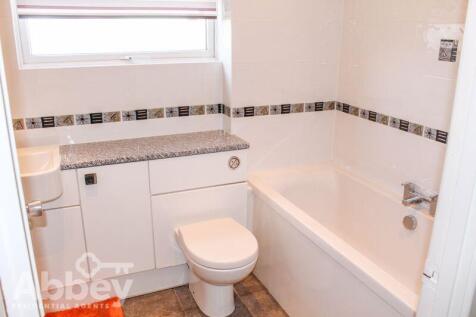 Family Bathroom 1