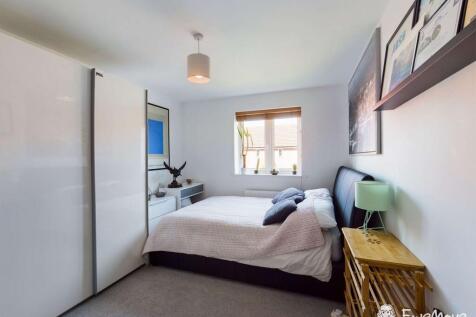 Bedroom 2 (Double)
