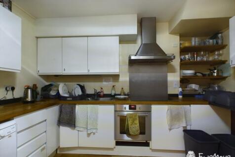 CAM02899G0-PR0044-STILL003