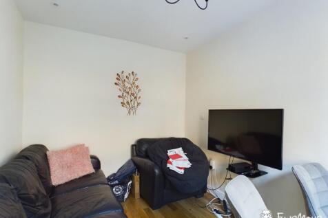 CAM02899G0-PR0044-STILL004