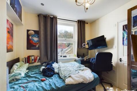 CAM02899G0-PR0044-STILL007