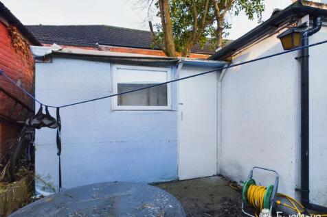 CAM02899G0-PR0044-STILL015