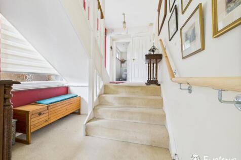 CAM02877G0-PR0069-STILL014