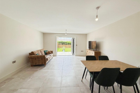 Open plan Kitchen/Diner &amp; Living area