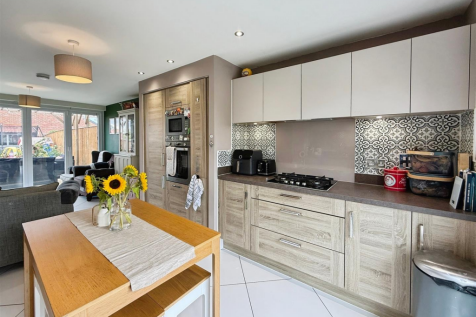Open plan kitchen/Living area