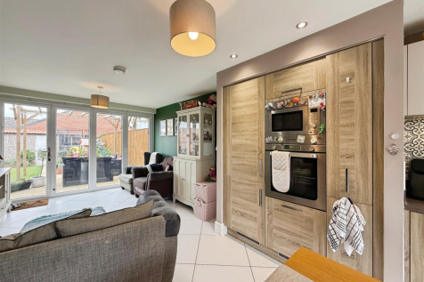 Open plan kitchen/Living area