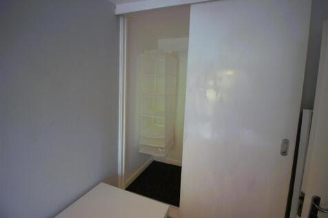 wardrobe.jpg