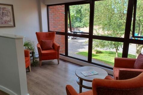 Communal Lounge 2.jpg