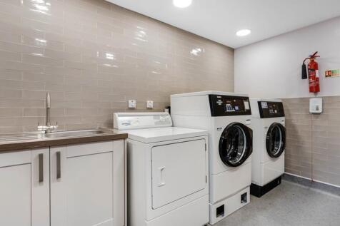 050722-threadneedle-court-laundry.jpg